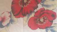 Apaszka chusta biała w kwiaty czerwone maki niebieskie kwiaty szalik