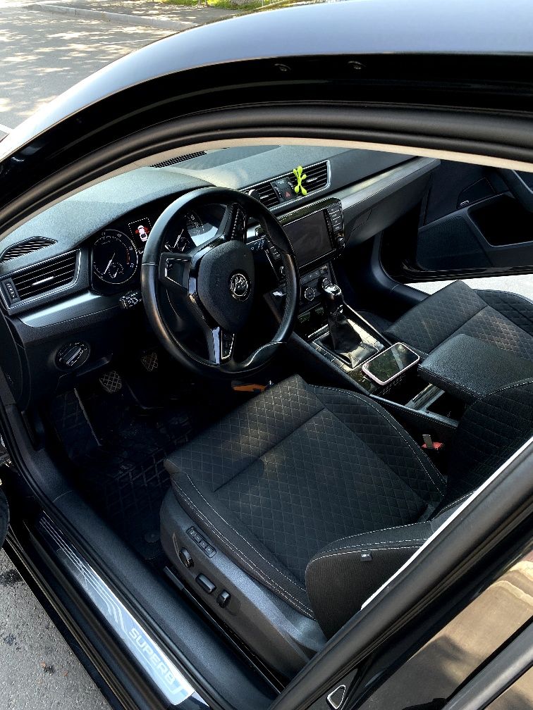 Skoda superb в гарному та доглянутому стані