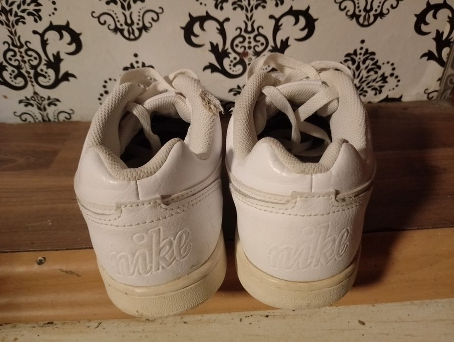 Białe buty damskie Nike rozmiar 38
