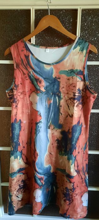 Sukienka kolorowa nowa