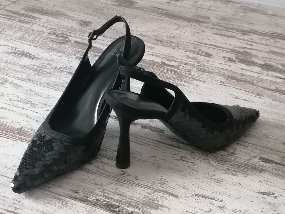 Туфлі з лелітками