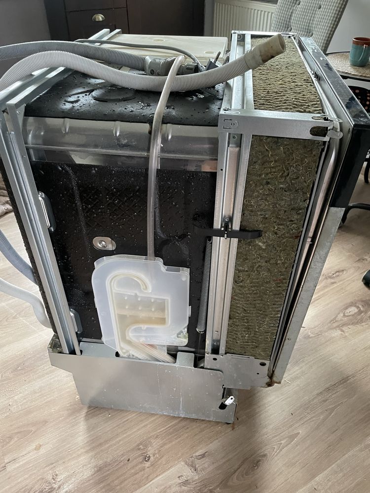 Zmywarka whirpool ADG 6240 / 1 na czesci