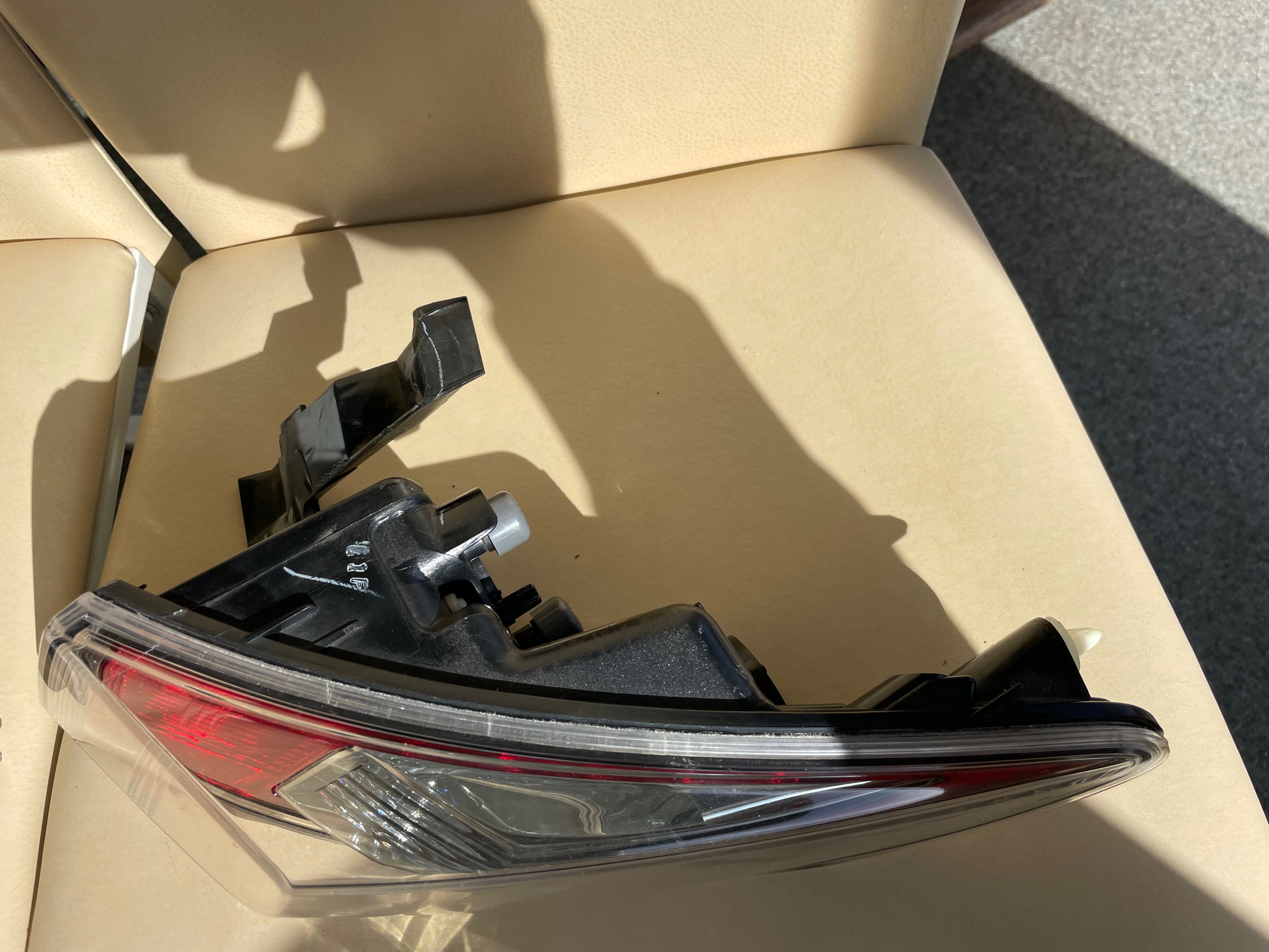 Honda Civic VIII,8 lift lampy tył lewa+prawa Ufo