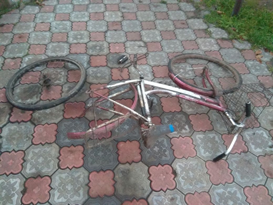 Продам велосипед. Комплектный.