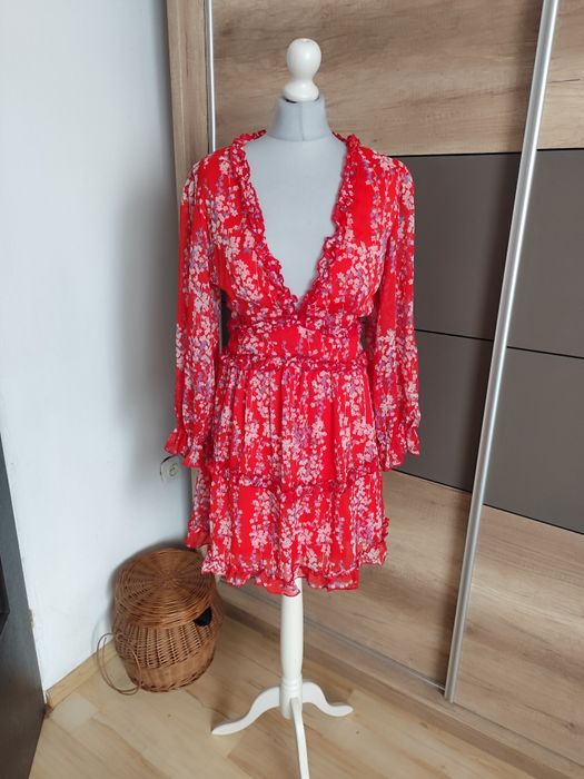 Czerwona kwiecista sukienka r.38