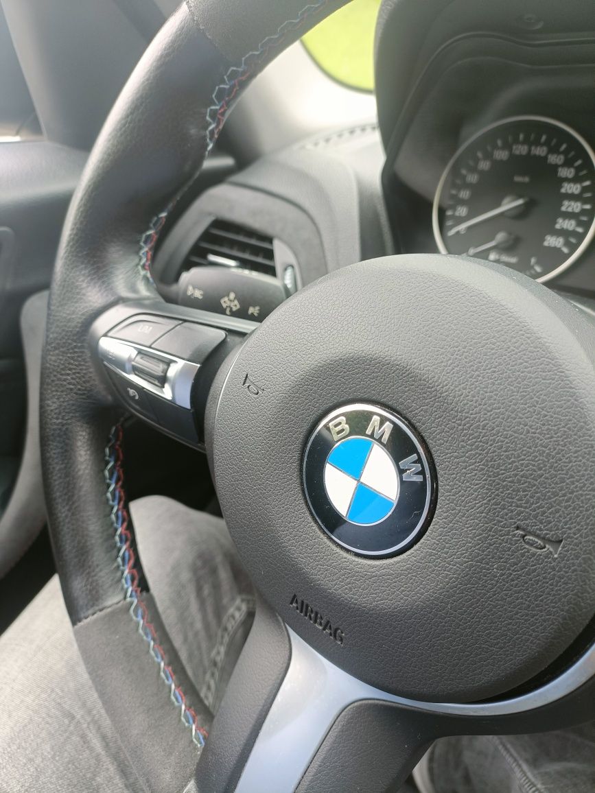 Vendo volante BMW estado igual a novo ainda para toda a sério F