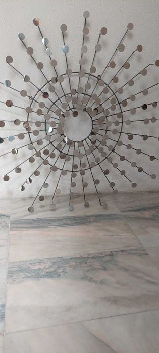 Peça decorativa em metal
