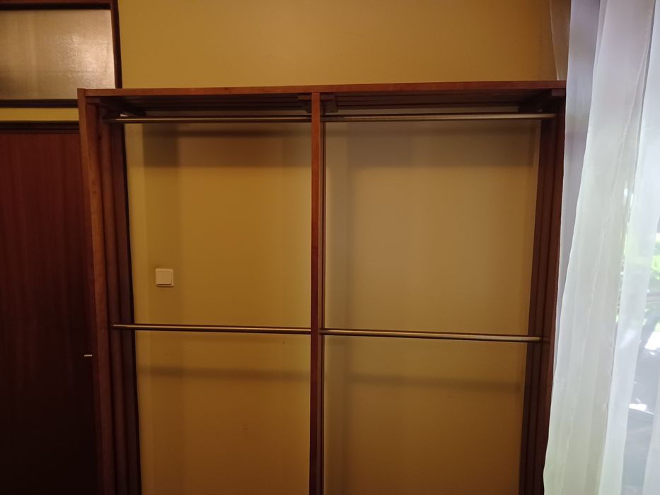 Charriot, roupeiro, guarda fatos, expositor, em madeira