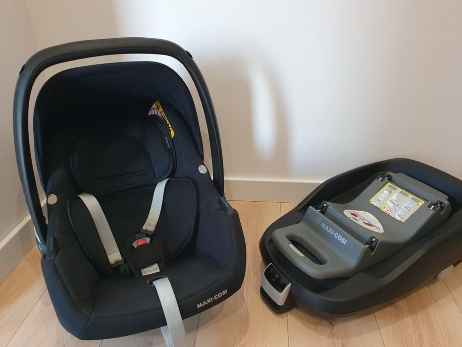 Fotelik dzieciecy samochodowy + baza nosidełko maxi cosi