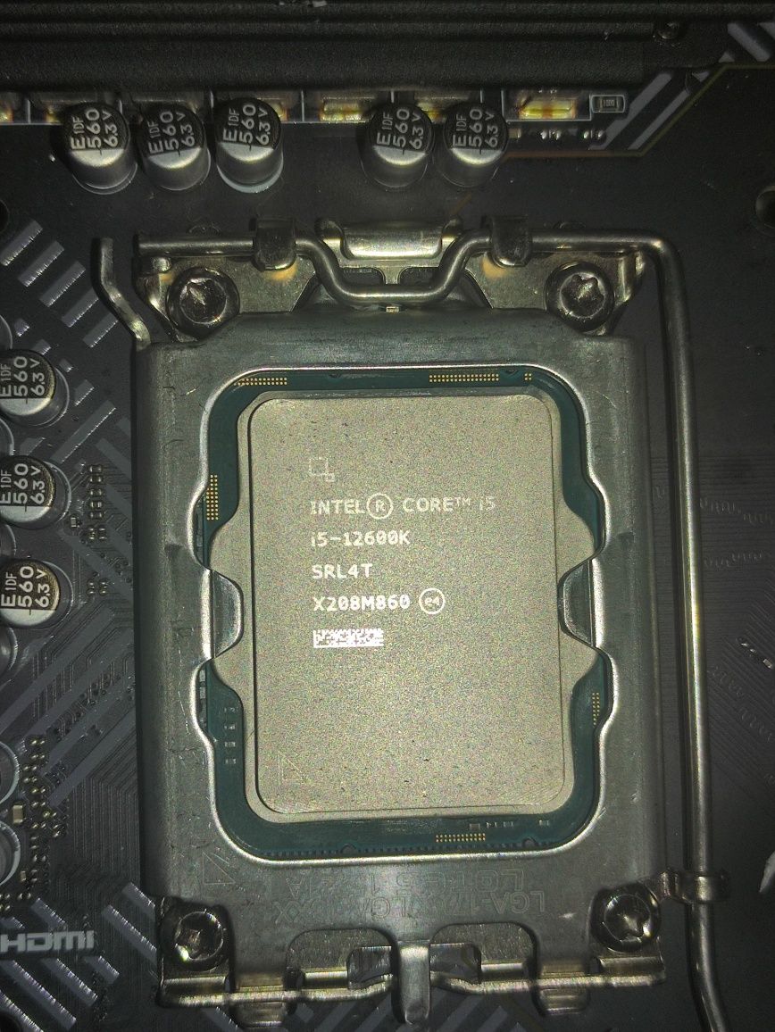 Intel Core i5 12600k 10 ядер 16 потоків