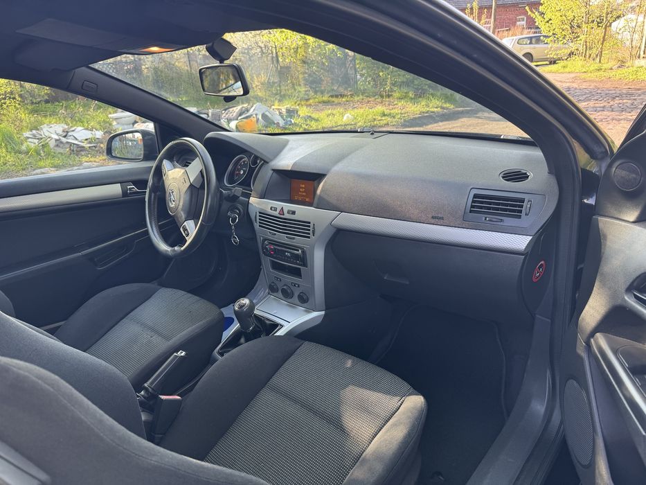 Opel Astra GTC 1.8 benzyna