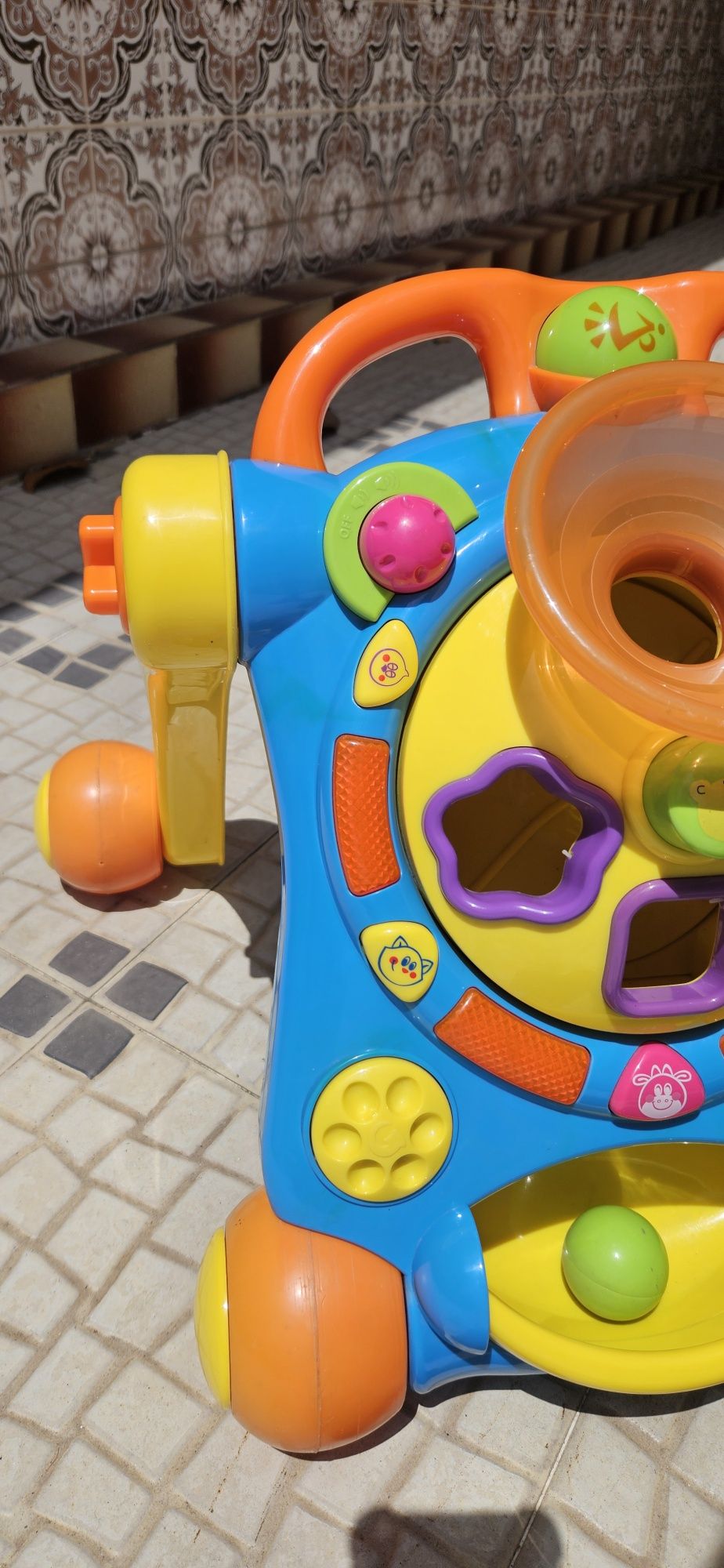 Brinquedo andarilho bebé "Toys r'Us"
