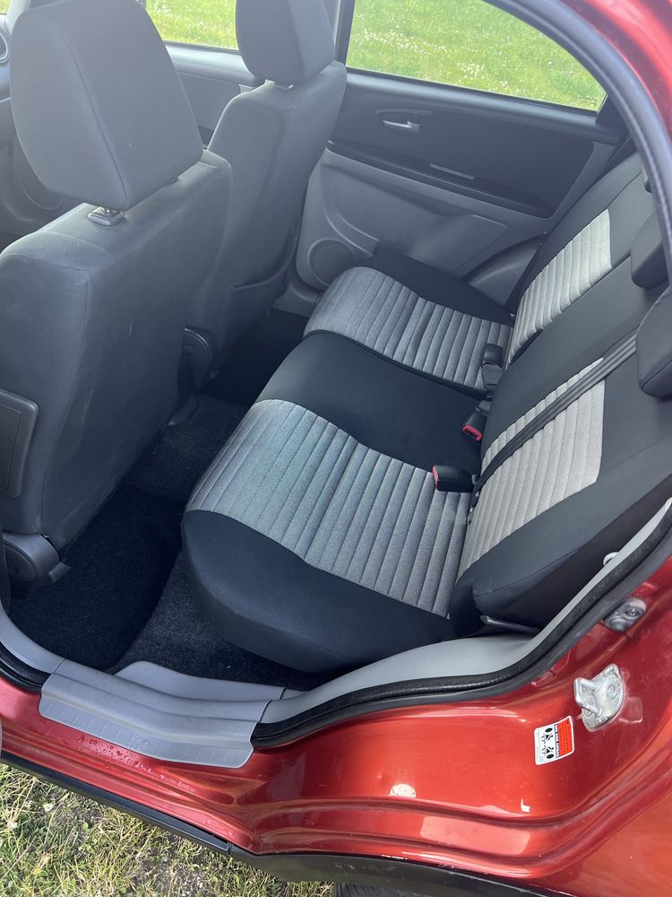 Suzuki sx4.