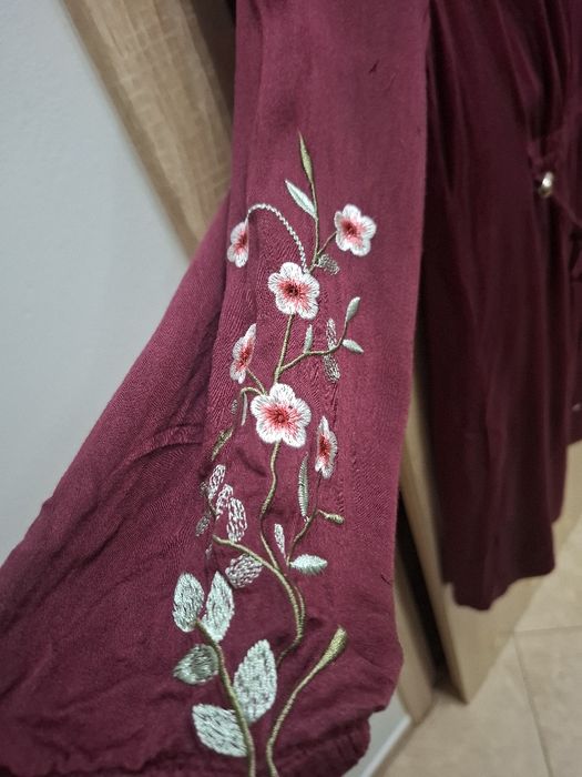 Sukienka bordowa z reserved