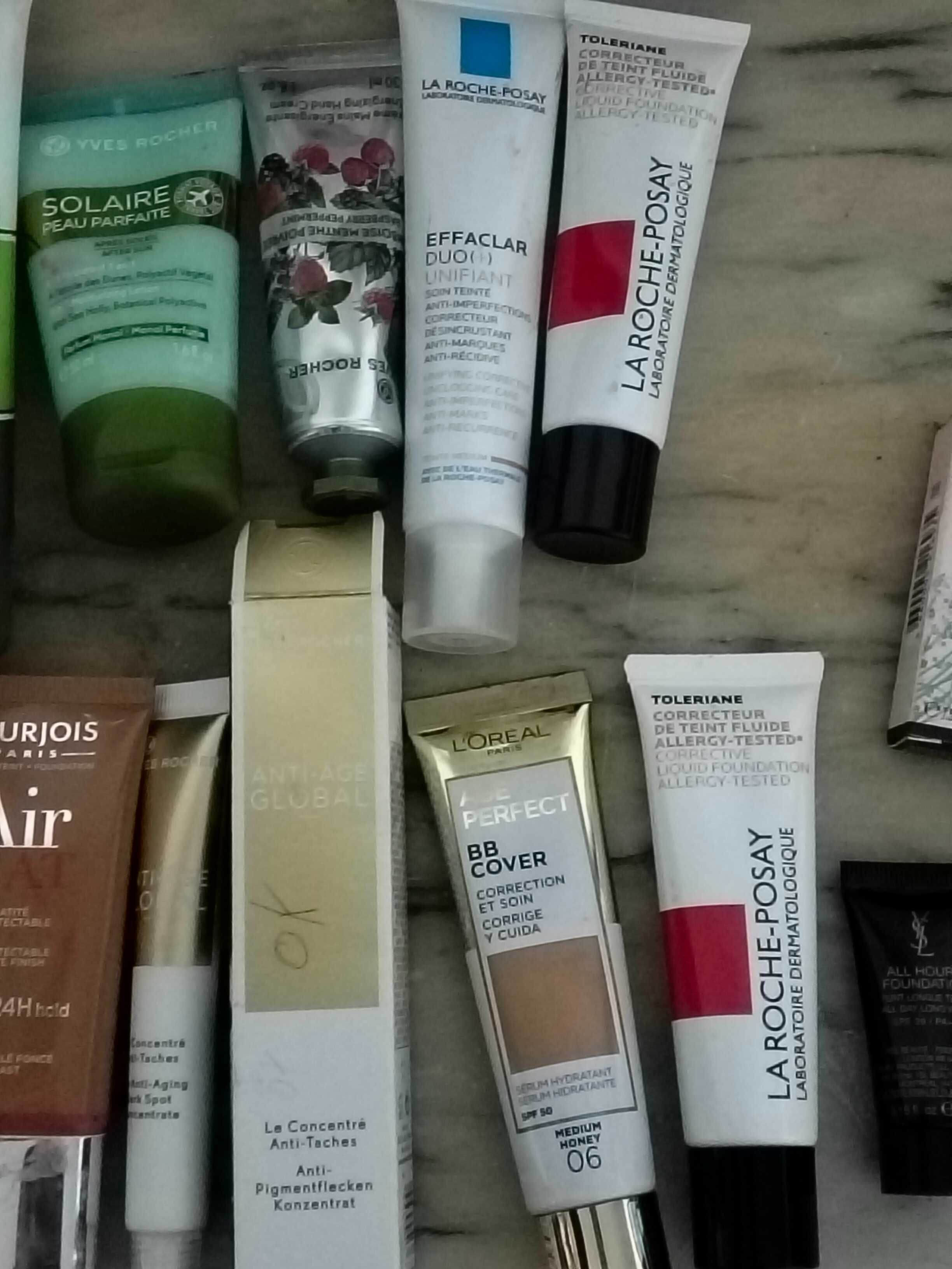 Cremes perfumes entre outras coisas