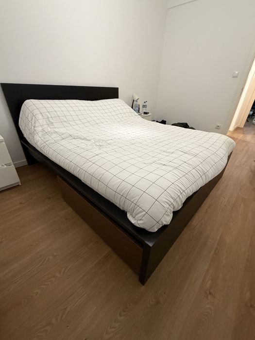 Estrutura de cama MALM c/ 1 ano de uso +estrado + 2 caixa de arrumação