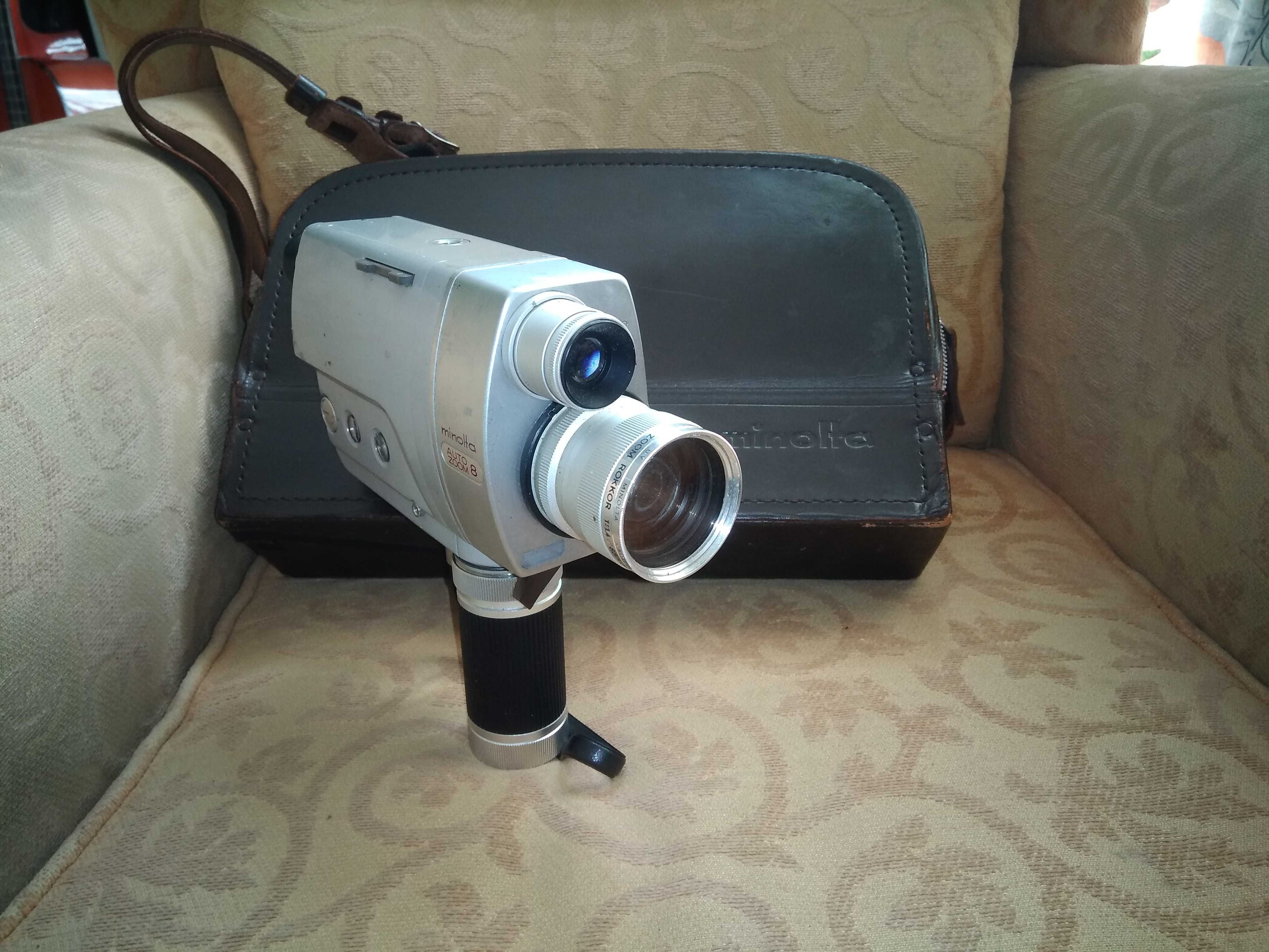 Maquina filmar Minolta, auto zoom super 8, com mala couro