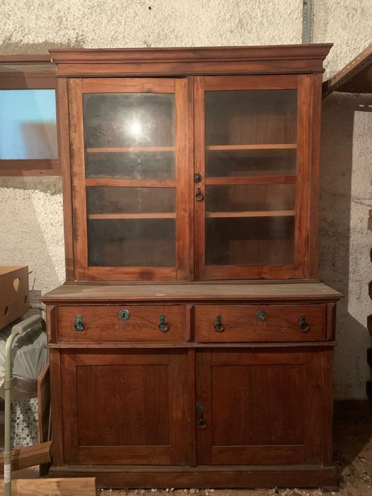 Armário antigo de madeira ( negociável)