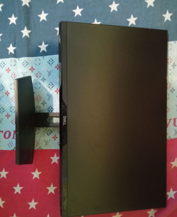 В продаже монитор DELL