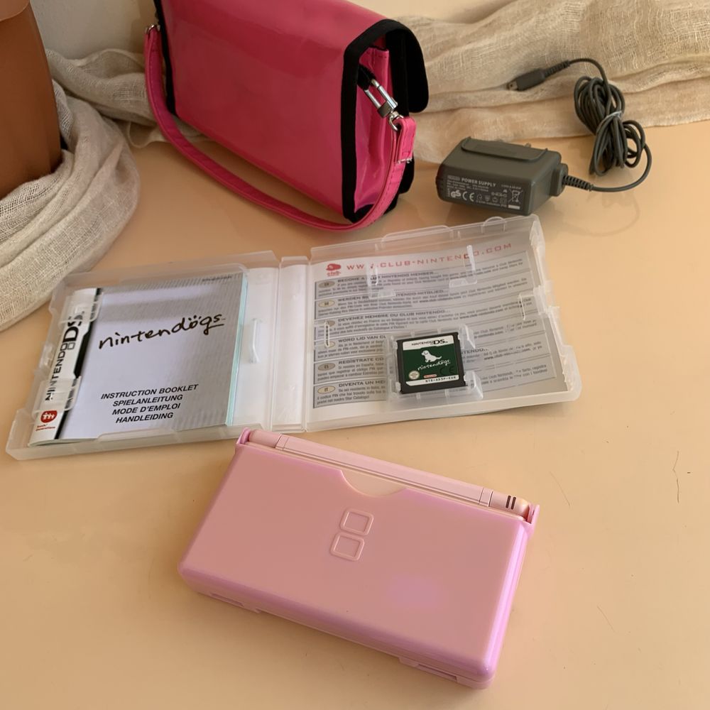 приставка NINTENDO DS LITE зарядка, сумка игра розовая