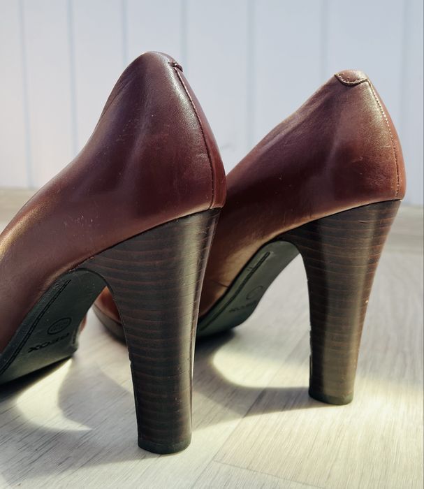 Продам шкіряні туфлі Geox 38р оригінал