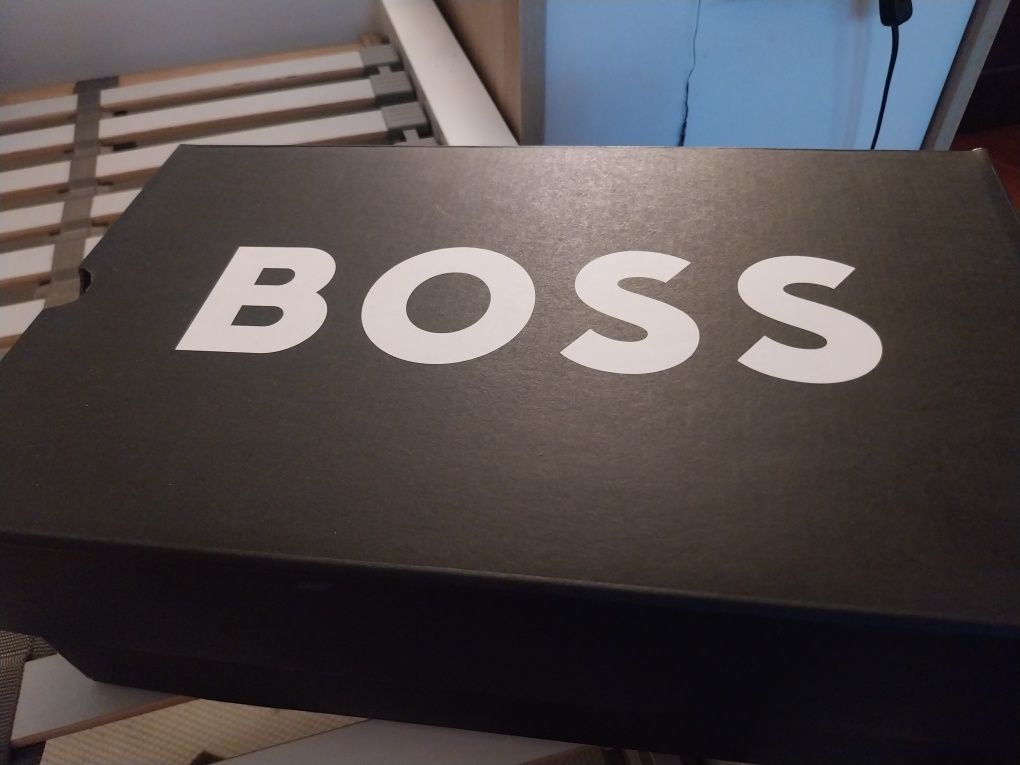 Hugo boss open white