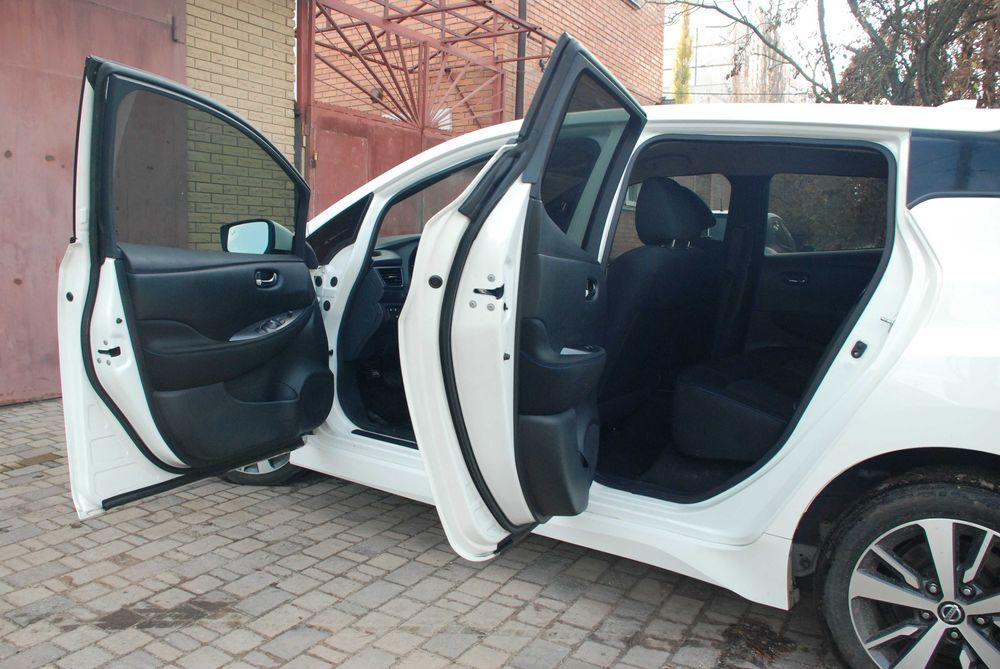 Ниссан Лиф Nissan leaf 2  9/21 г. 62 запас ход 384 км отличн состояние