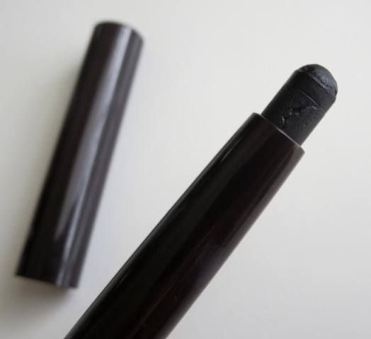 cień Laura Mercier Caviar Stick Eye w odcieniu Tuxedo.