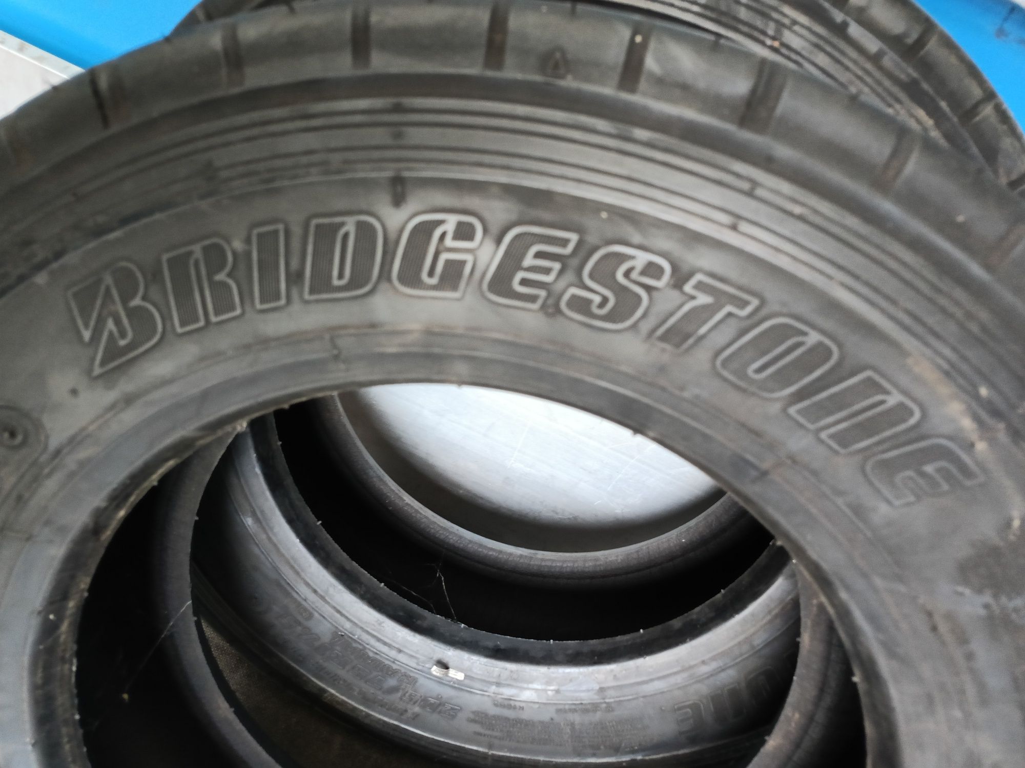 205/75R17.5  Bridgestone R227 opona ciężarowa przód jak nowa