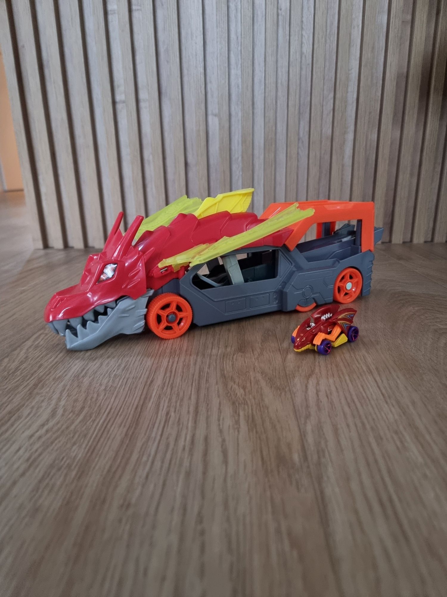 Hot Wheels Smok Transporter Wyrzutnia Dragon GTK42