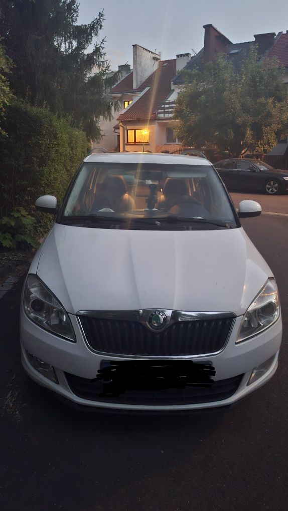 Skoda Fabia 2012 – Biały – Stan idealny
Skoda Fabia 2012 – Biały – Sta