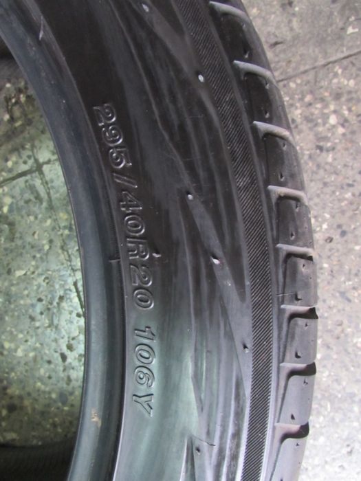 продам комплект шин б/у YOKOHAMA 295/40 r20