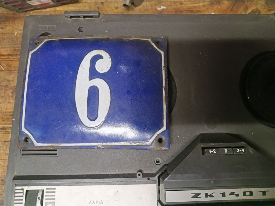 Stara tabliczka emaliowana PRL numer domu