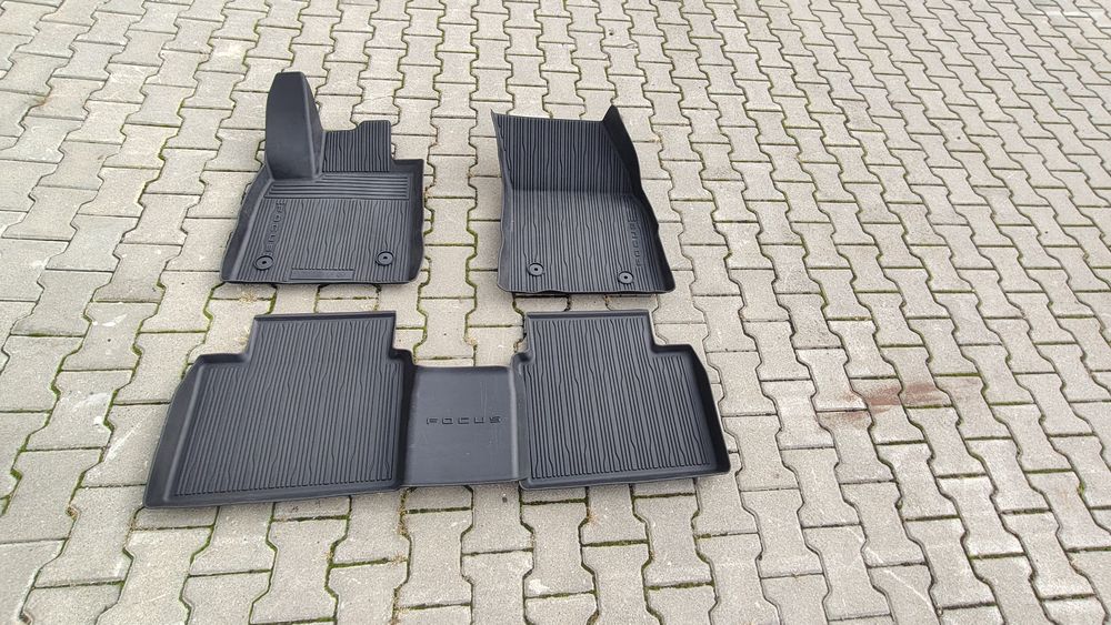 Dywaniki Ford Focus MK4