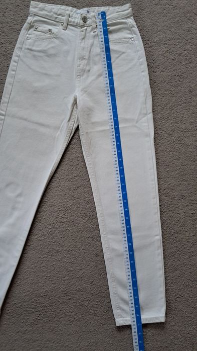 Jeansy Sinsay Mom Fit białe/ecru 34