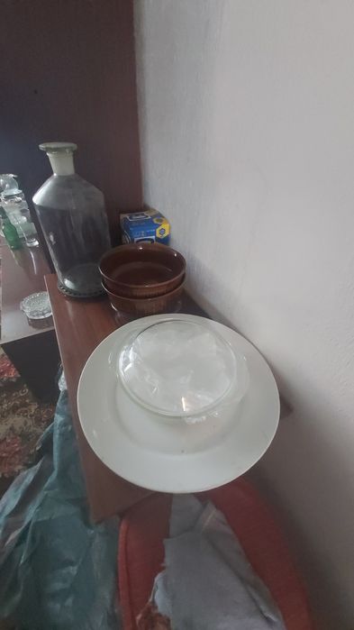 Szklanki ,filiżanki , miski ,dzbanki