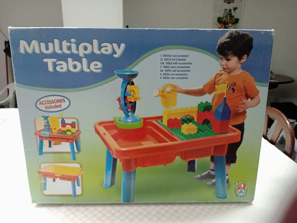 Mesa multifunções para criança - como nova