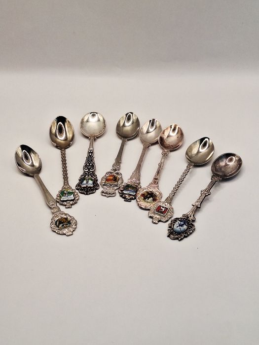 Zestaw łyżeczek 8szt z różnymi herbami