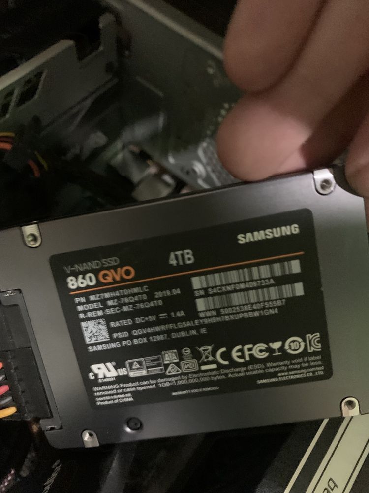 Продам ssd диск samsung 860 qvo 4tb