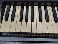 Syndyk sprzeda klawiaturę marki Yamaha, model PSR-740