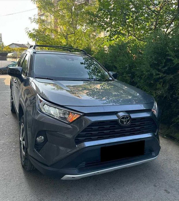 Toyota RAV 4 2020 року