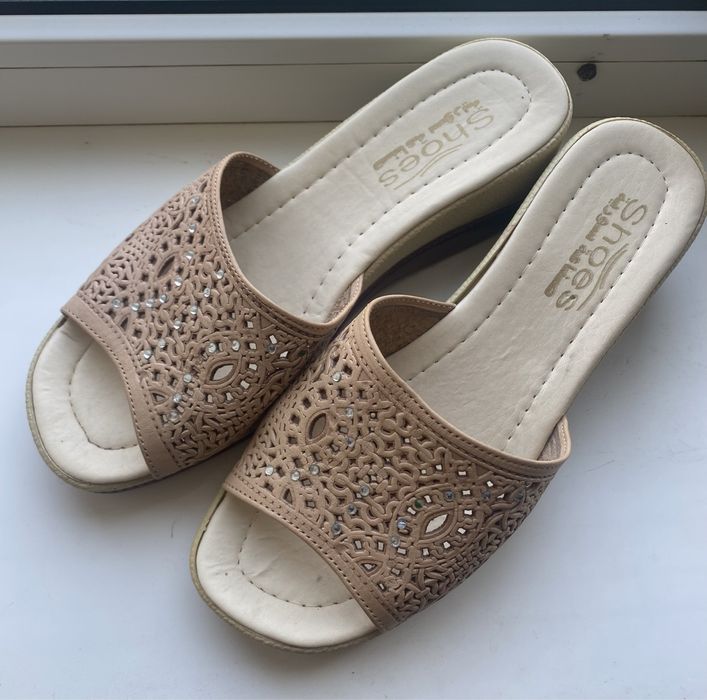 Шльопки/шкіряні шльопки/сандалі