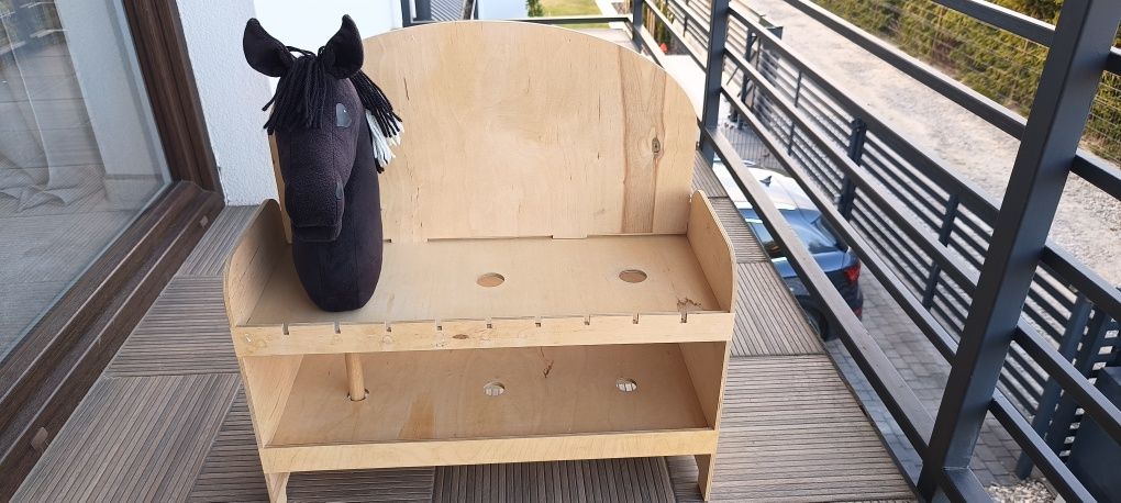 Drewniana stajnia dla 3 hobby horse