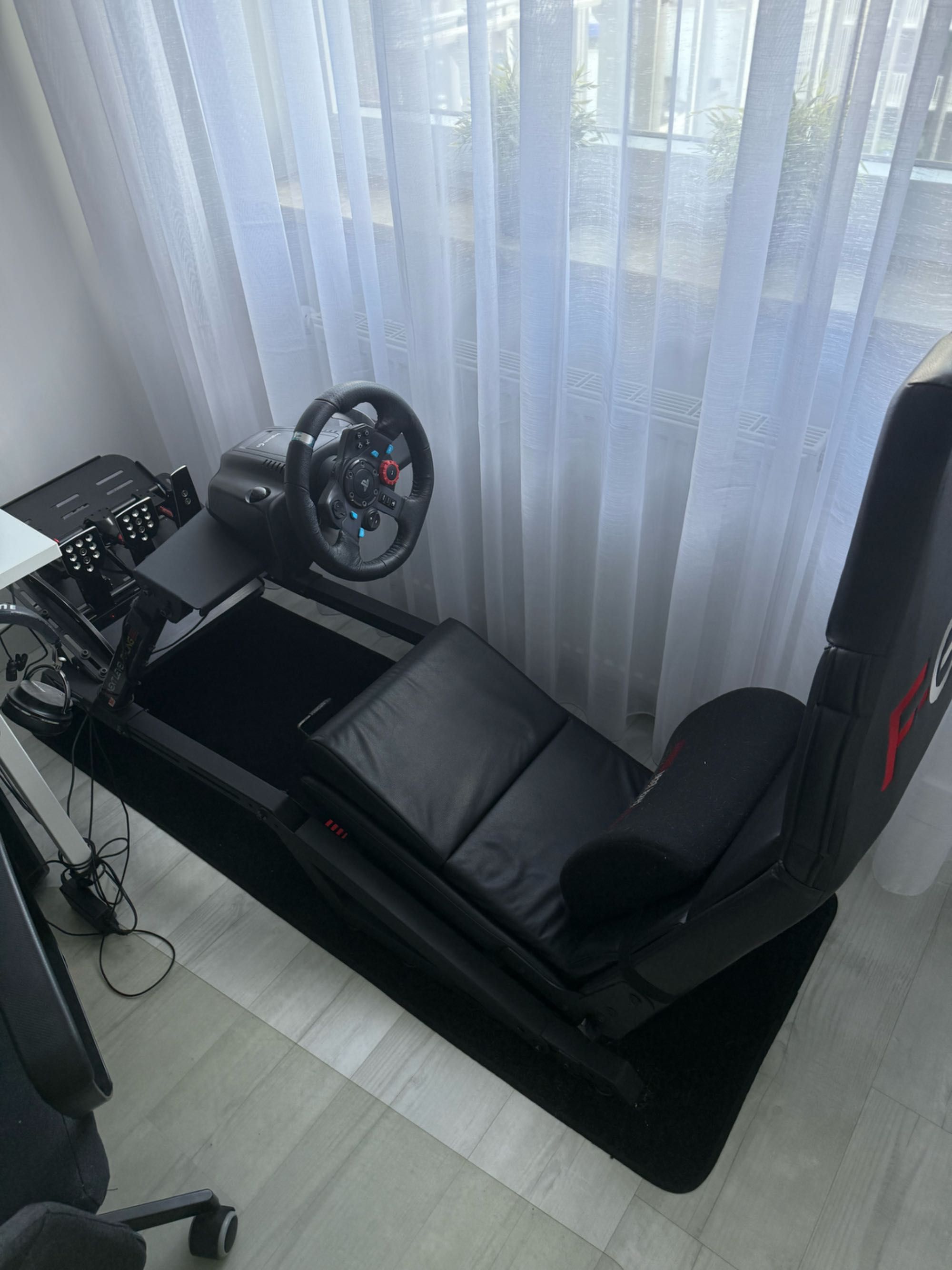 Stelaż Next Level Racing F-GT, Fanatec club sport V3, Logitech g29