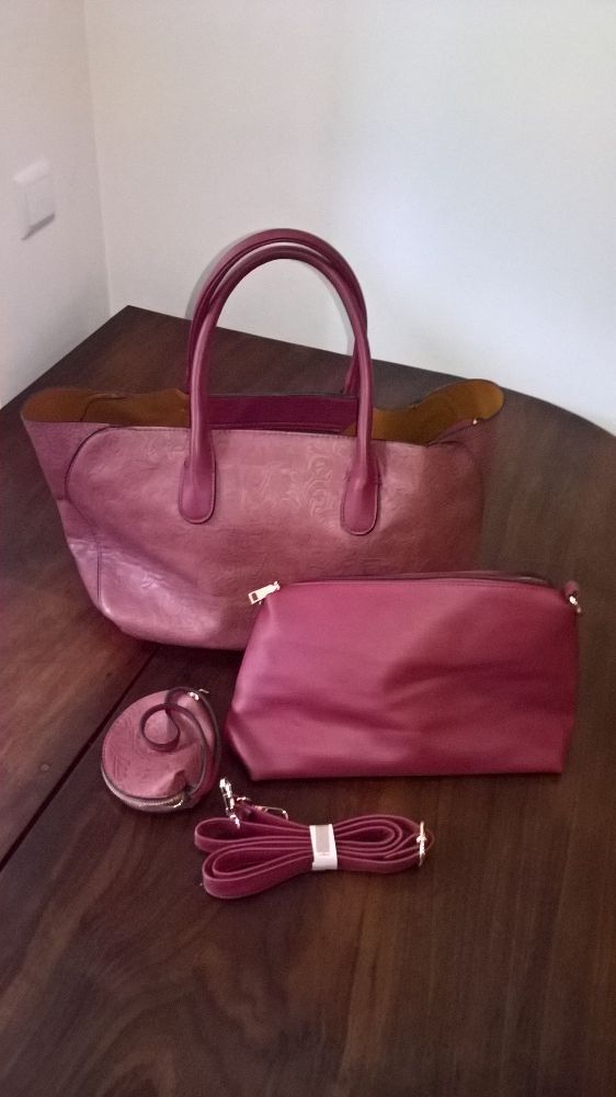 mala em pvc bordeaux