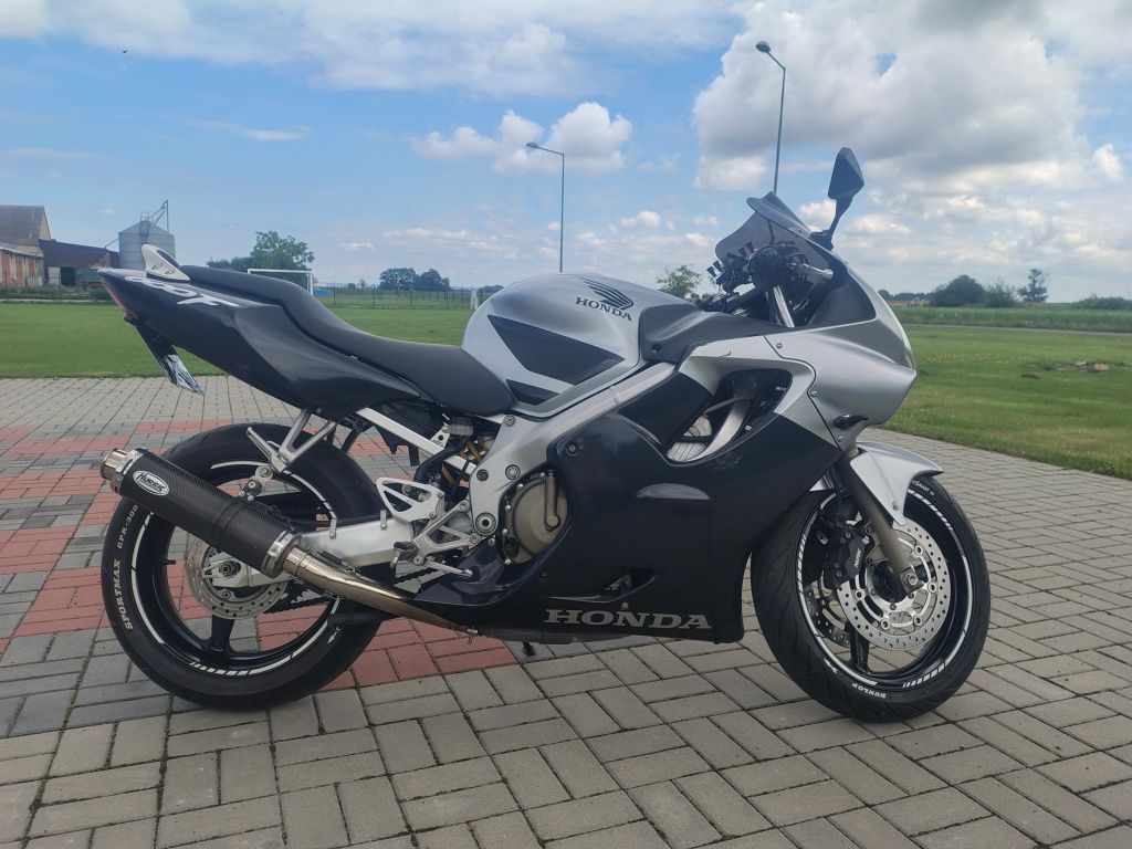 A2 Honda CBR F4i 600