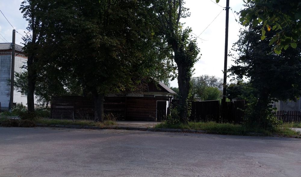 Будинок- земельна ділянка