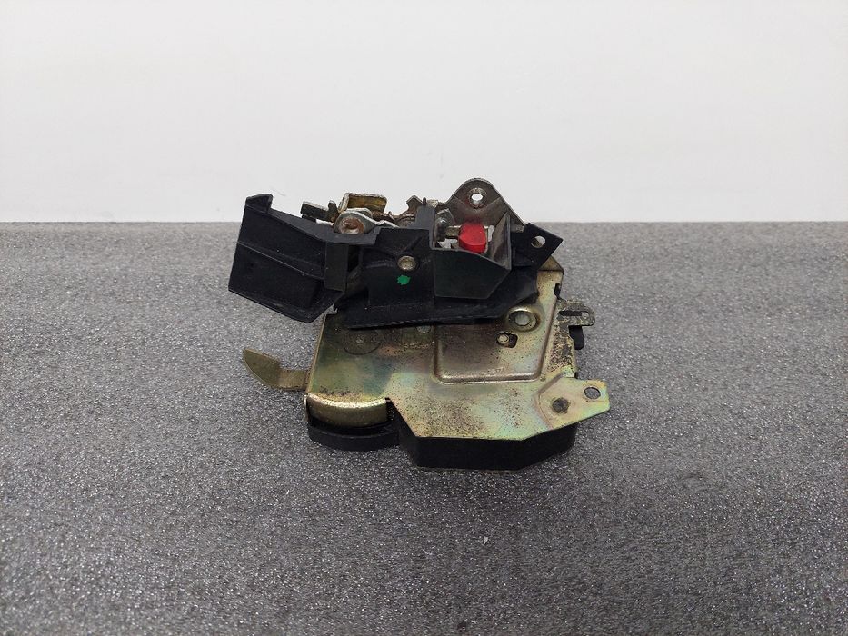 Fechadura / fecho porta trás direito BMW 3 (E36)