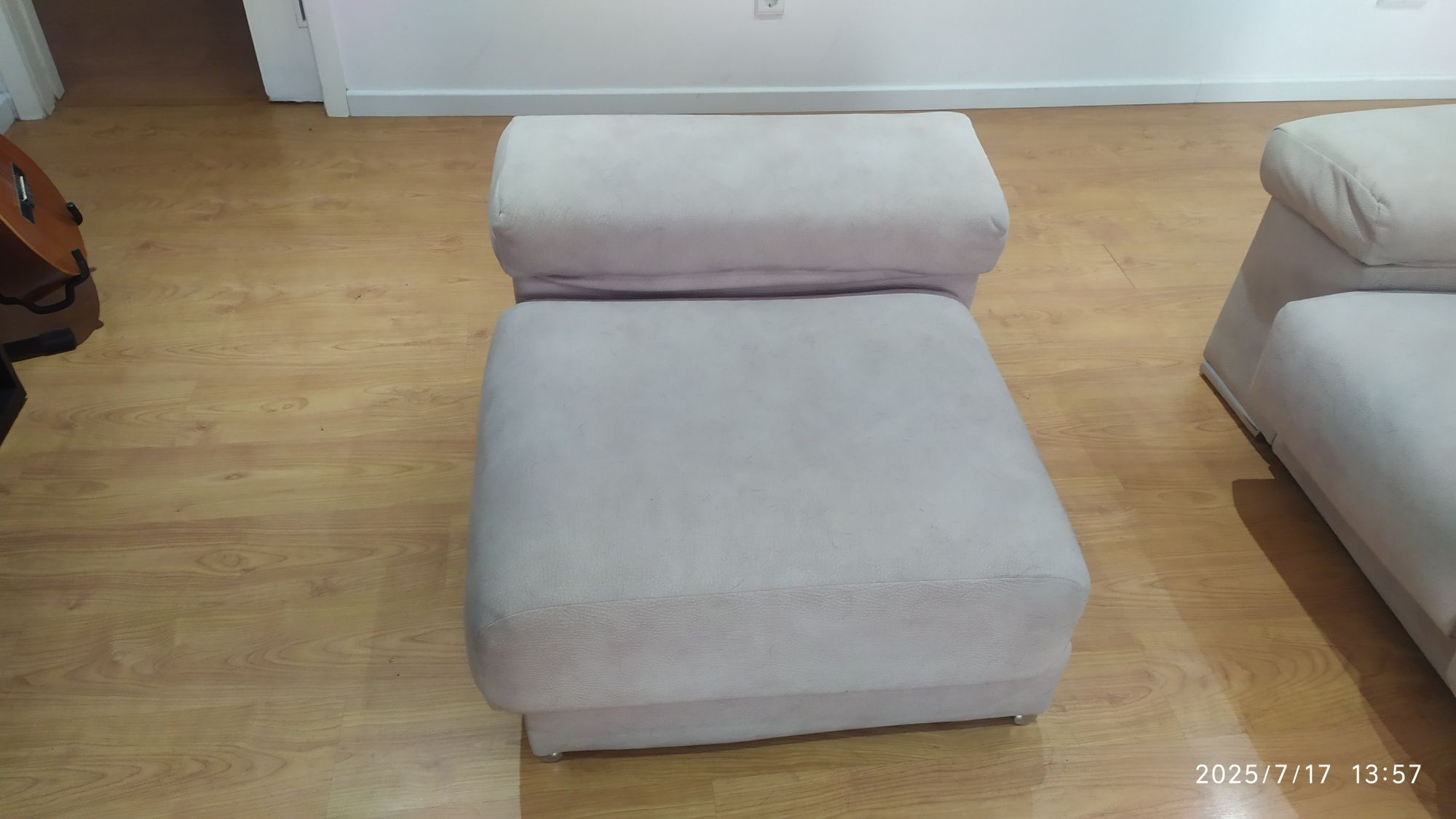 Sofá 3 lugares com chaise long reversível