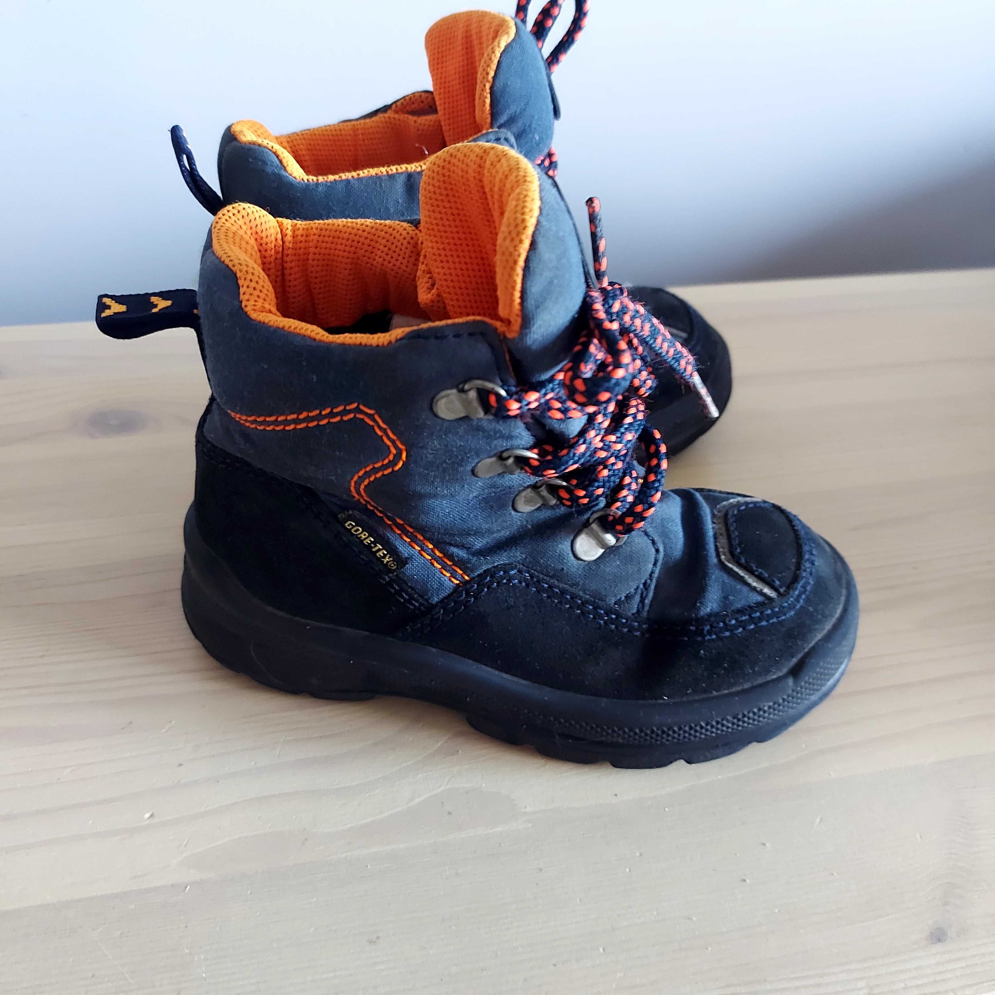 Buty jesienne w rozmiarze 24